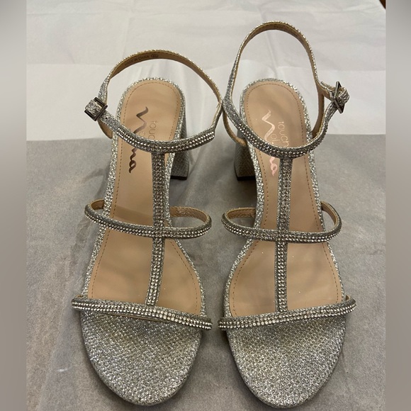 Gorgeous like-new bling sandals - Picture 8 of 10